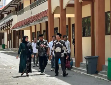 Hj Ansari Tinjau Gedung SBSN UIN Madura, Rektor Pastikan Layak Foto BeritaJatim.com