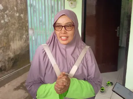 Relawan Asal Ponorogo Dibebaskan Israel, Keluarga Masih Pantau Kepulangan Foto BeritaJatim.com