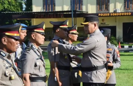 Mutasi Besar di Polres Bondowoso, Sejumlah Pejabat Utama dan Kapolsek Berganti Foto BeritaJatim.com