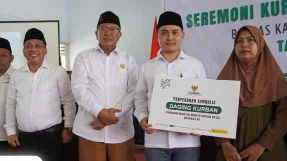Baznas Mojokerto Sembelih 301 Kambing Kurban, Gus Barra Tekankan Manfaat Sosial dan Pemberdayaan Foto BeritaJatim.com