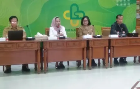 Sidak Pascakebakaran PPJT RSUD dr Soetomo, DPRD Jatim Usulkan Asuransi Gedung dan Evaluasi Kelistrikan Foto BeritaJatim.com