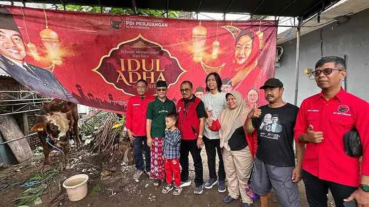 PDI Perjuangan Surabaya Perluas Pembagian Hewan Kurban Iduladha 1447 H hingga ke Majelis Taklim Foto BeritaJatim.com