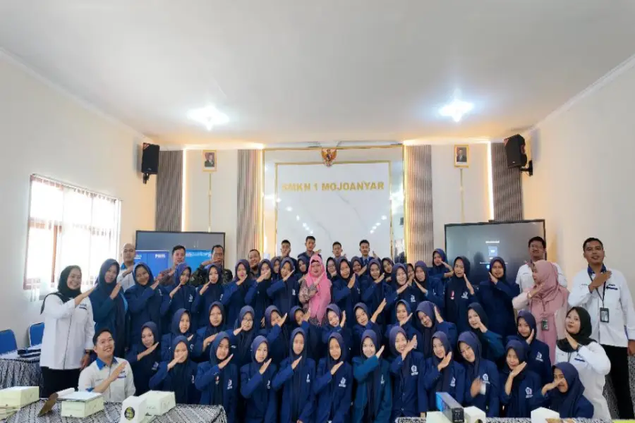 Tanamkan Jiwa Entrepreneur dan Adaptasi Dunia Kerja, PNM Motivasi Siswa SMK di Mojokerto Foto BeritaJatim.com