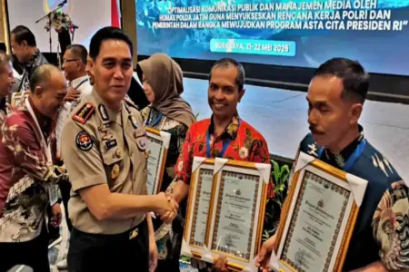 Humas Polresta Sidoarjo Raih 2 Penghargaan dari Polda Jatim Foto BeritaJatim.com