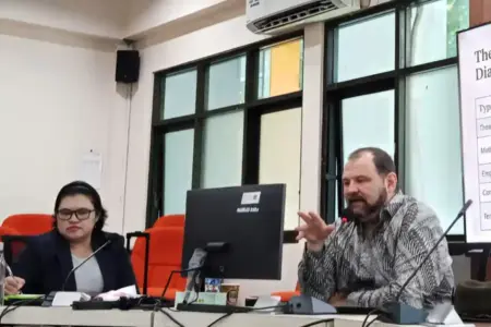Kritik Akademisi AS: Tulisan Ilmiah Indonesia Terlalu Berputar-putar Foto BeritaJatim.com