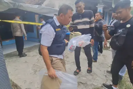 Polisi Amankan Sajam di Kasus Ibu Tewas dan Anak Terluka di Mojokerto Foto BeritaJatim.com
