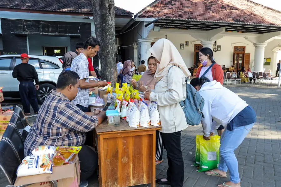 Diserbu Warga, Gerakan Pangan Murah Kota Kediri Bantu Penuhi Kebutuhan Masyarakat Jelang Idul Adha Foto BeritaJatim.com