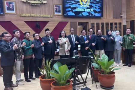 Dosen PPPK Usul Diangkat Jadi PNS, Komisi X DPR RI Setuju Satu Skema ASN Foto BeritaJatim.com