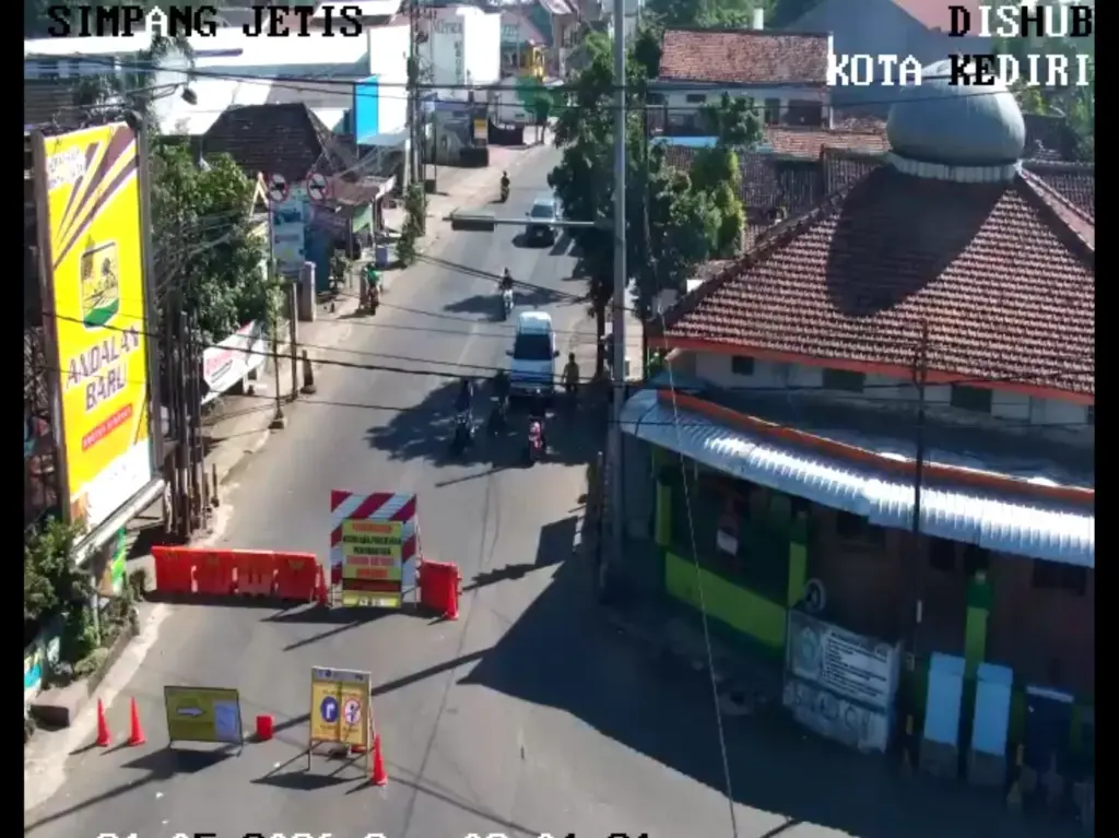 Antisipasi Kepadatan Kendaraan di Sekitar Kaliombo, Dishub Siagakan Petugas dan Pantau Lalin Lewat ATCS Foto BeritaJatim.com