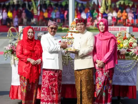 Upacara HJKS, Cak Ji Sampaikan Capaian Ekonomi Kota hingga Infrastruktur Energi Foto BeritaJatim.com