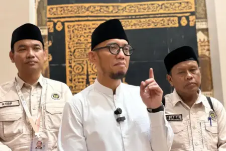 Wamenhaj Ancam Cabut Izin KBIH Nakal yang Nekat ‘Kavling’ Tenda Jemaah di Arafah Foto BeritaJatim.com