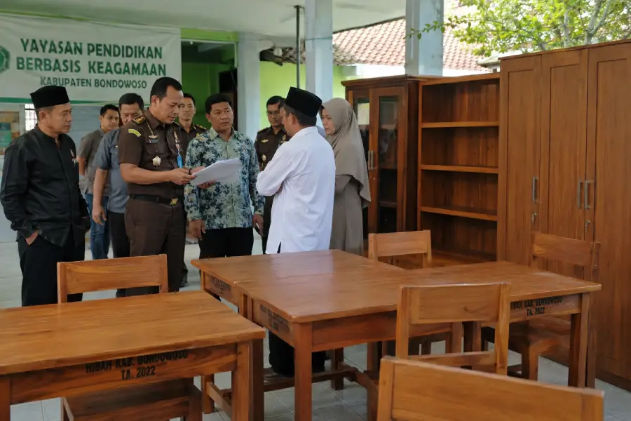 Kejari Bondowoso Selidiki Dugaan Korupsi Dana Hibah Rp4,8 Miliar, Pengadaan Meubeler Jadi Sorotan Foto BeritaJatim.com