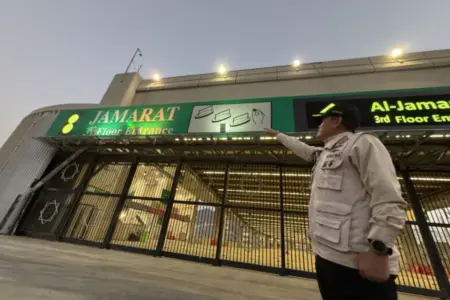 Demi Keselamatan, Jemaah Haji Dilarang Pindah Lantai Usai Lontar Jumrah Foto BeritaJatim.com