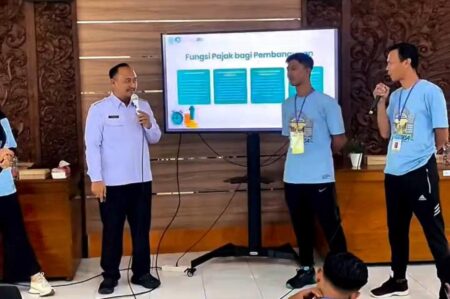 Bapenda Lamongan Perkuat Digitalisasi Pembayaran Pajak, Bayar PKB Kini Lebih Mudah via Smartphone Foto BeritaJatim.com