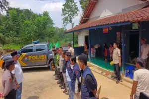 Pemuda Sampang Ditemukan Gandir di Sebuah Pohon Foto BeritaJatim.com