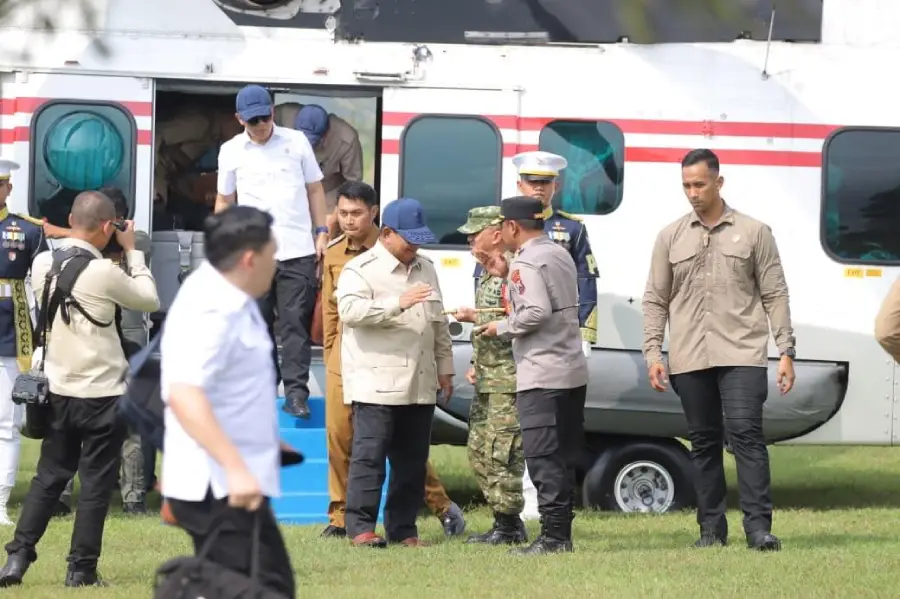 Kunjungan Presiden Prabowo di Tuban, Bupati Mas Lindra Komitmen Dukung Program Ketahanan Pangan Foto BeritaJatim.com