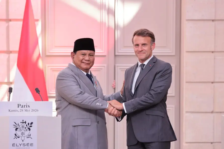 Bertemu Macron di Paris, Prabowo Tegaskan Dukungan Solusi Dua Negara untuk Palestina Foto BeritaJatim.com