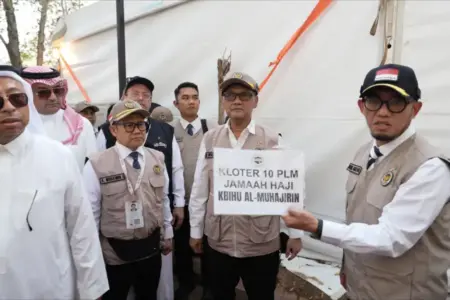 Pasang Sistem Label By Name di Tenda Arafah, Kemenhaj Larang KBIHU Pasang Atribut Sepihak Foto BeritaJatim.com
