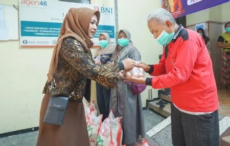 Pemkot Mojokerto Pastikan BPNT APBD Tepat Sasaran, Wali Kota Tinjau Langsung Penyalurannya Foto BeritaJatim.com