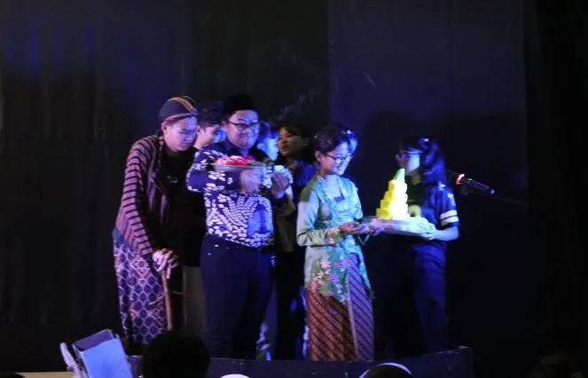 SMP Widya Wiyata Sukses Gelar Dramaturgi “Fragmen Nyanyian di Tanah Delta” Foto BeritaJatim.com