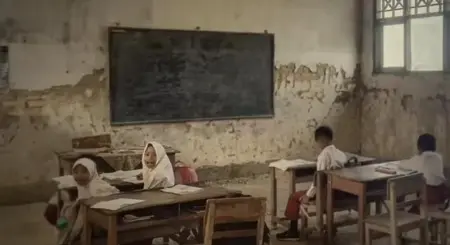 10 Tahun Tanpa Perbaikan, Siswa SDN Tlomar 2 Bangkalan Belajar di Kelas Memprihatinkan Foto BeritaJatim.com