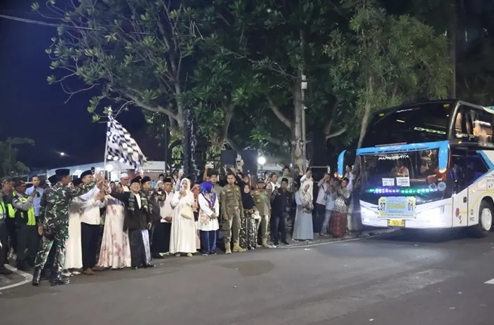 1.738 Jemaah Haji Bojonegoro Mulai Pulang, Tiba Bertahap hingga 12 Juni 2026 Foto BeritaJatim.com