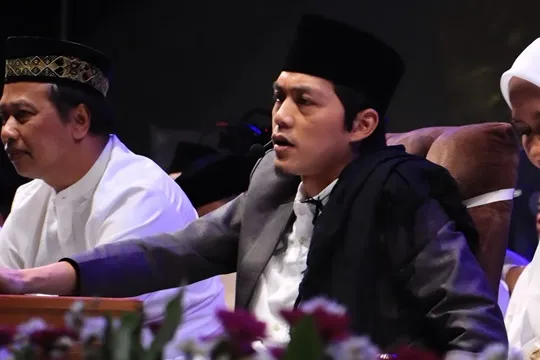 Gus Iqdam di Unitomo: Intelektualitas Butuh Dekengan Pusat Foto BeritaJatim.com