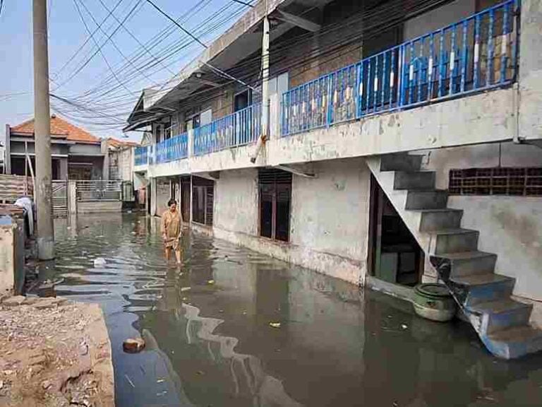 Pengaruh Super New Moon, BMKG Prediksi Banjir Rob Rendam Pesiar Jatim 12-18 Juni 2026 Foto BeritaJatim.com