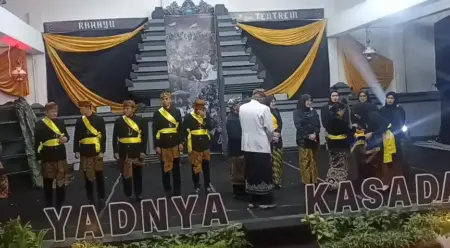 10 Tokoh Probolinggo Dikukuhkan Jadi Warga Kehormatan Tengger, Ada Amanah Besar di Malam Resepsi Yadnya Kasada Foto BeritaJatim.com