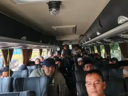 Perjuangkan Hak Tanah Warga Nguling-Lekok, Bupati dan DPRD Pasuruan Kawal Aspirasi ke DPR RI Foto BeritaJatim.com