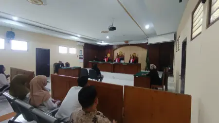 Dituntut 3 Tahun Penjara, Mantan Pegawai Bank di Probolinggo Justru Divonis Bebas Foto BeritaJatim.com