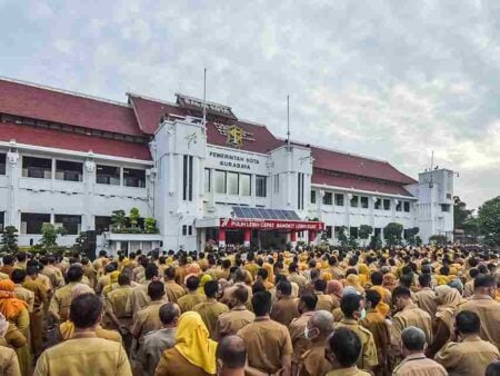 Pemkot Surabaya Siapkan Pencairan Gaji ke-13 ASN dan PPPK, Ini Jadwalnya Foto BeritaJatim.com