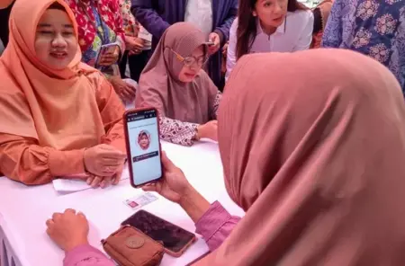 Pemkot Surabaya Targetkan Perlinsos Digital Rampung 7 Juli 2026 Foto BeritaJatim.com