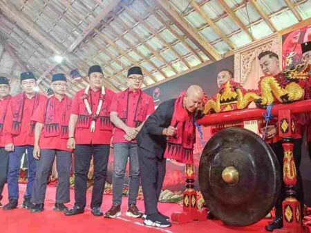 PDIP Jatim Dorong Indah-Amperawati dan Yudha Adji Kusuma Kembali Pimpin Lumajang di 2029 Foto BeritaJatim.com