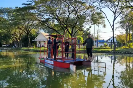 Peneliti ITS Rancang Kapal Tanpa Awak Pengangkut Sampah Laut Foto BeritaJatim.com