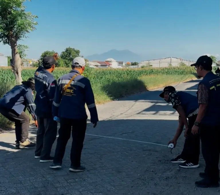 15 Paket Proyek Jalan Poros Desa di Kabupaten Gresik Segera Dibeton Foto BeritaJatim.com