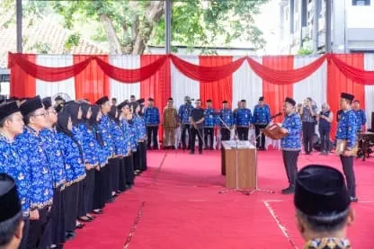 Piala Dunia 2026 Tayang Pagi, ASN dan PPPK Gresik Diingatkan Tugas Kerja Foto BeritaJatim.com