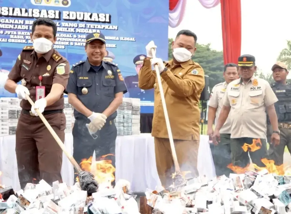 Rokok Ilegal Kian Mengkhawatirkan di Gresik, Dijual Terbuka dari Kota hingga Desa Foto BeritaJatim.com
