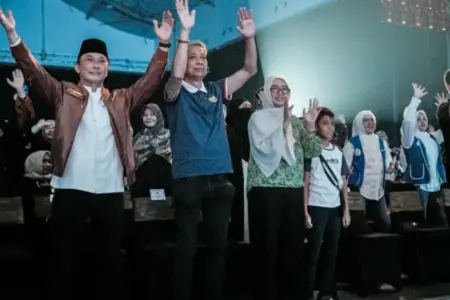Wamensos Hadiri Penyerahan Beasiswa dan Peluang Kerja ESQ Group untuk Siswa Sekolah Rakyat Foto BeritaJatim.com