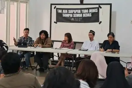 Desak Komar Bebas, Koalisi Sipil Bongkar Pola Kriminalisasi Aktivis Foto BeritaJatim.com