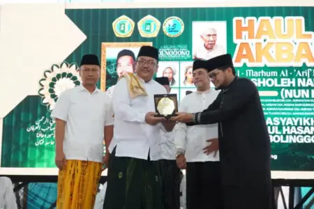 Haul KH Sholeh Nahrawi, Ali Mufthi Ajak Santri Teladani Perjuangan Ulama Foto BeritaJatim.com