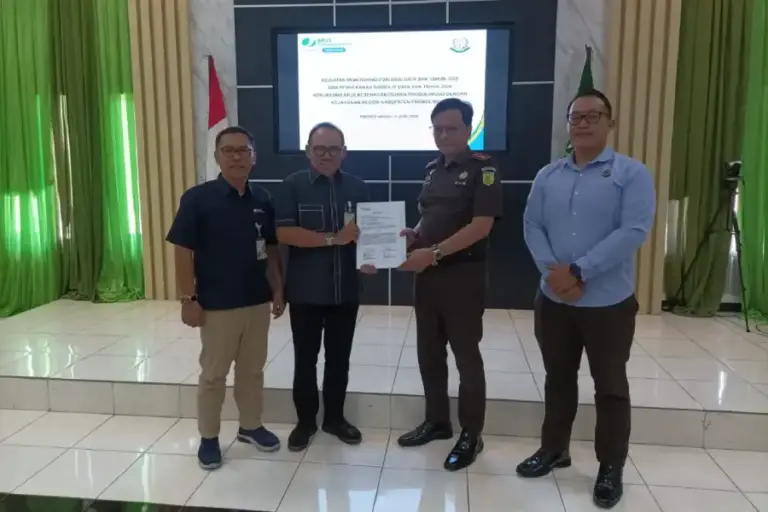 BPJS Ketenagakerjaan Serahkan Data Piutang Perusahaan Penunggak ke Kejari Probolinggo Foto BeritaJatim.com