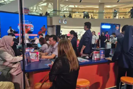 BookCabin Travel Fair 2026 Diserbu Pengunjung, Tiket Murah Jadi Buruan Warga Surabaya Foto BeritaJatim.com