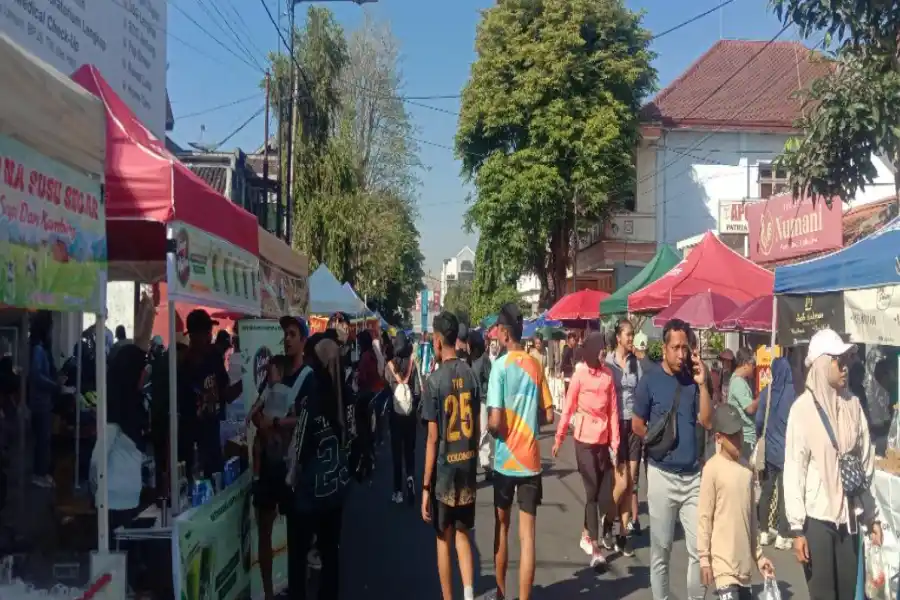 CFD Kota Blitar Kini Jadi Urat Nadi Perekonomian Kecil Mikro Foto BeritaJatim.com