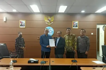 Adukan Suara Merdeka dan Somasi Hamzah Sahal, Gus Ipul Diapresiasi Dewan Pers Foto BeritaJatim.com