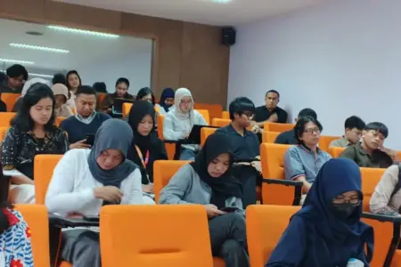 Era Algokrasi, Akademisi Unair Ingatkan Bahaya Bias Algoritma pada Demokrasi Foto BeritaJatim.com