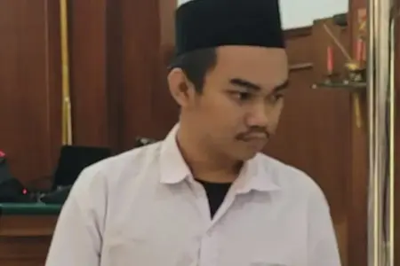 Demi Upah Rp20 Ribu, Pria di Surabaya Nekat Jadi Kurir Sabu Sistem Ranjau Foto BeritaJatim.com
