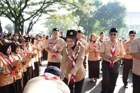 Pesta Pra Siaga dan Siaga Mojoroto 2026 Dibuka, Mbak Wali Tanamkan Disiplin dan Gotong Royong Foto BeritaJatim.com