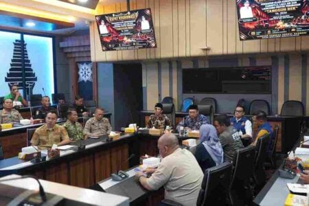 Hadapi Ancaman Karhutla di Musim Kemarau, Wabup Mojokerto Perkuat Kesiapsiagaan Lewat Tangguh Rek dan Mojo Mandala Foto BeritaJatim.com