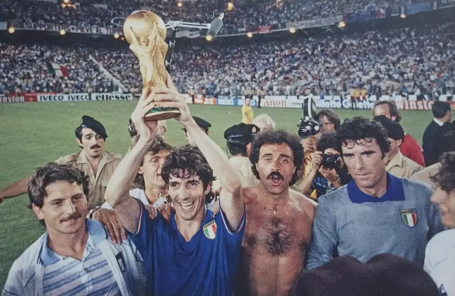 Ketika Pelaku Skandal Judi Sepak Bola Jadi Pahlawan Piala Dunia 1982 Foto BeritaJatim.com
